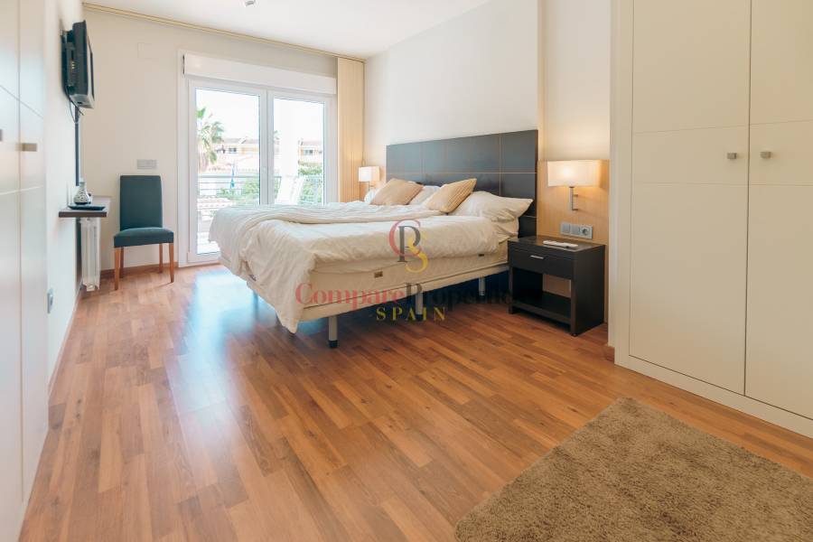 Venta - Villa - Albir