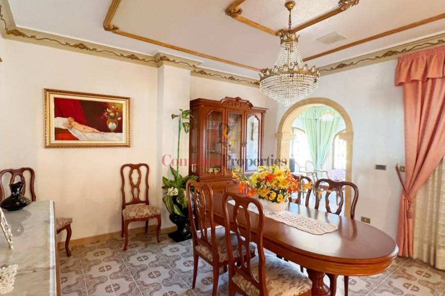 Sale - Villa - Dénia