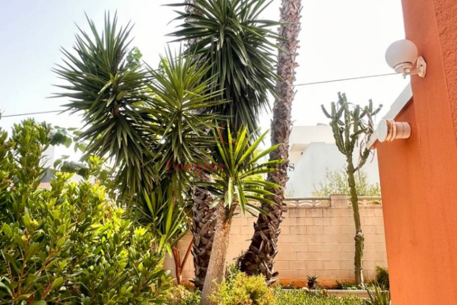 Sale - Villa - Dénia - Montgo