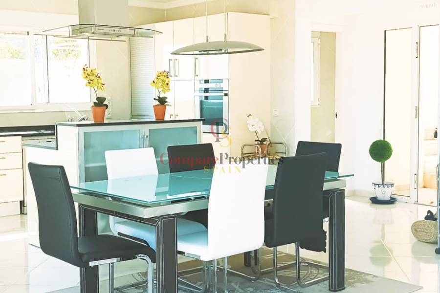 Venta - Villa - Dénia