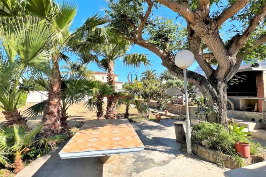 Sale - Villa - Dénia