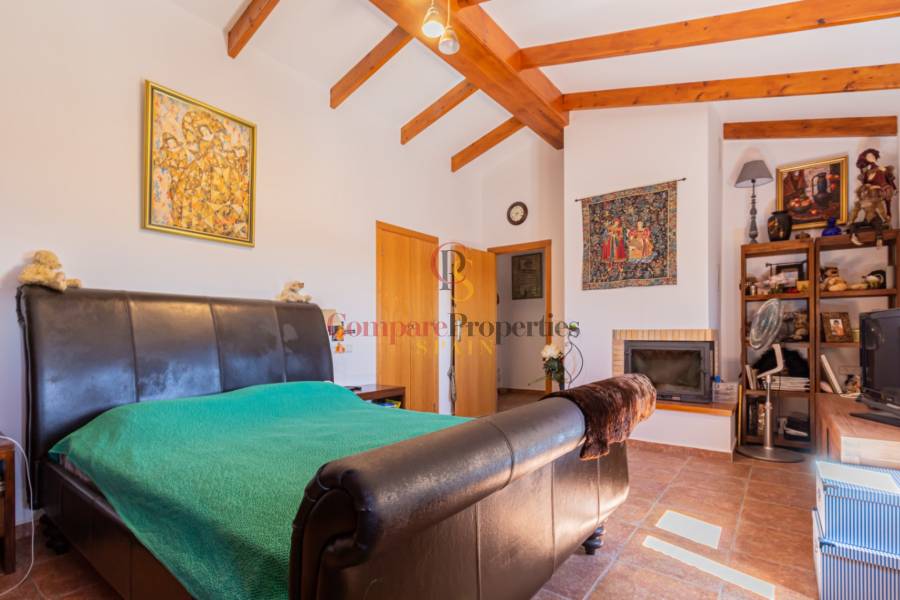 Sale - Villa - La Nucia - Pueblo