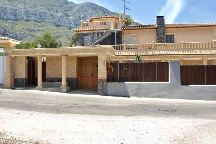 Sale - Villa - Dénia