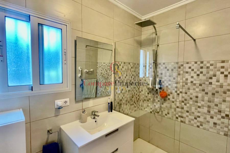 Sale - Villa - Jalon Valley - Valley / Urbanización