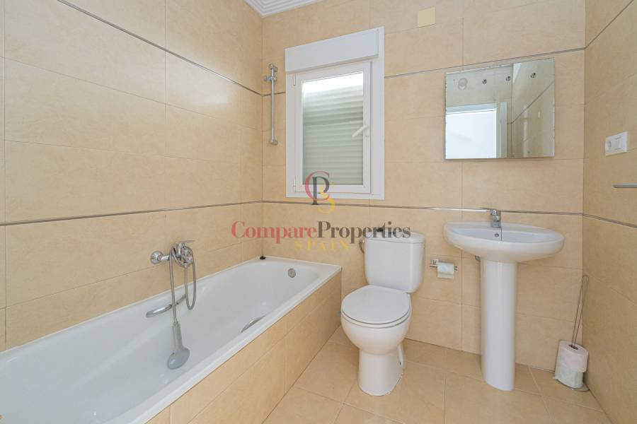 Sale - Villa - Orba Valley - Centro pueblo