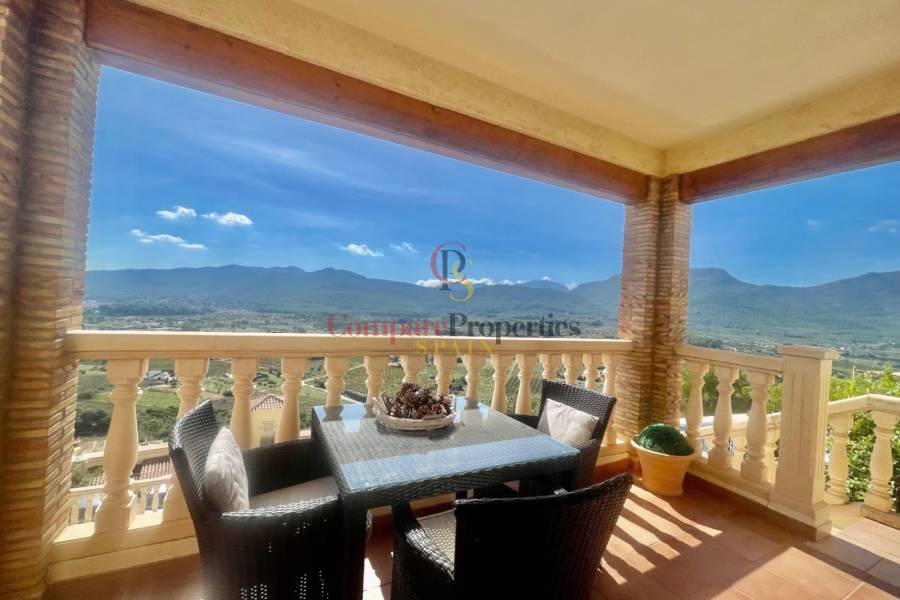 Sale - Villa - Jalon Valley - Valley / Urbanización