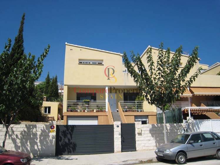 Sale - Semi-Detached Villa - La Nucia - Zona centro