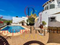 Sale - Villa - Jalon Valley - Valley / Urbanización