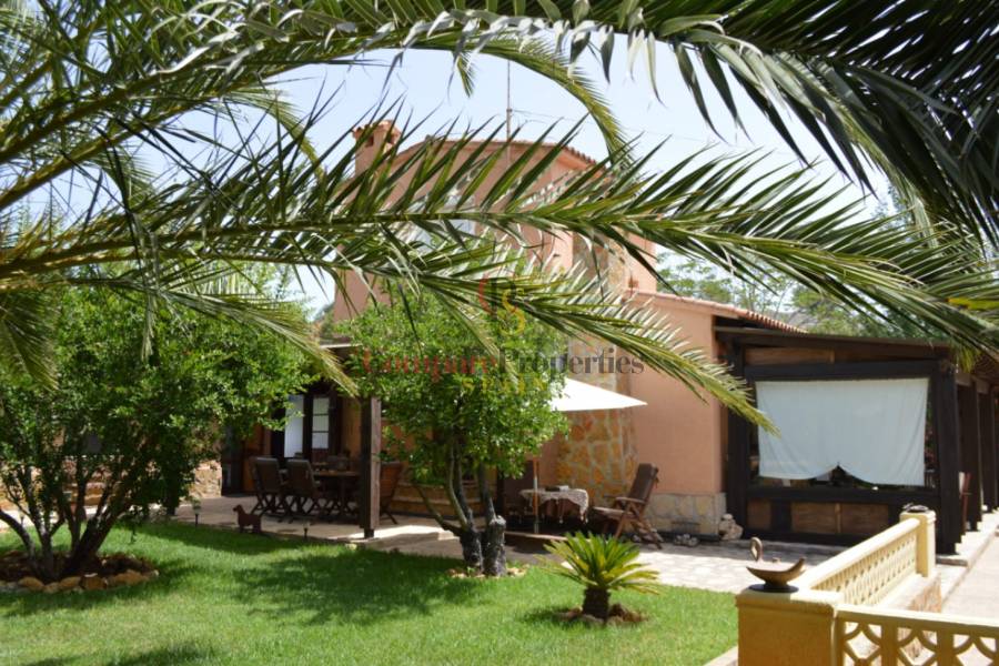 Sale - Villa - Jalon Valley - Campo