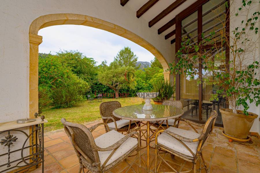 Sale - Villa - Jalon Valley - Campo