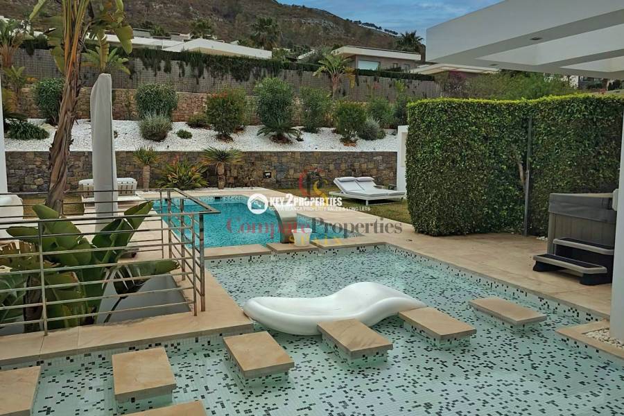 Sale - Villa - Jávea
