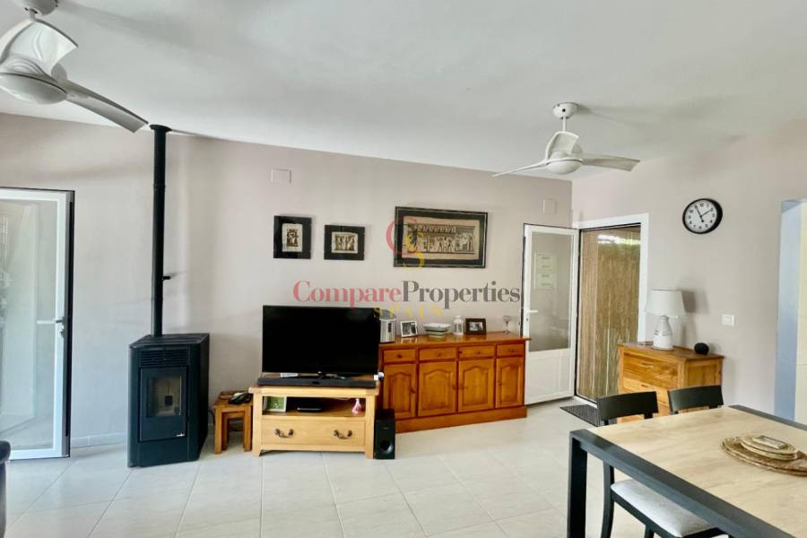 Sale - Villa - Jalon Valley - Valley / Urbanización