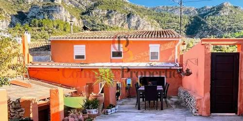 Townhouses - Sale - Llosa de Camatxo - Casco Urbano