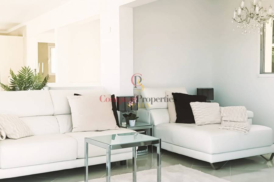 Venta - Villa - Dénia