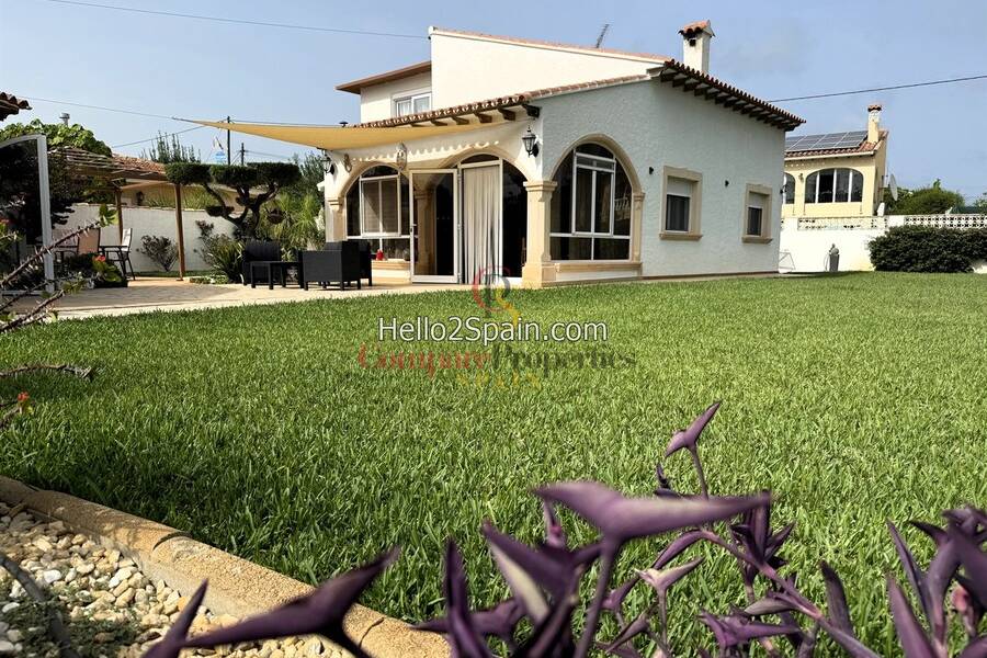 Sale - Villa - Dénia