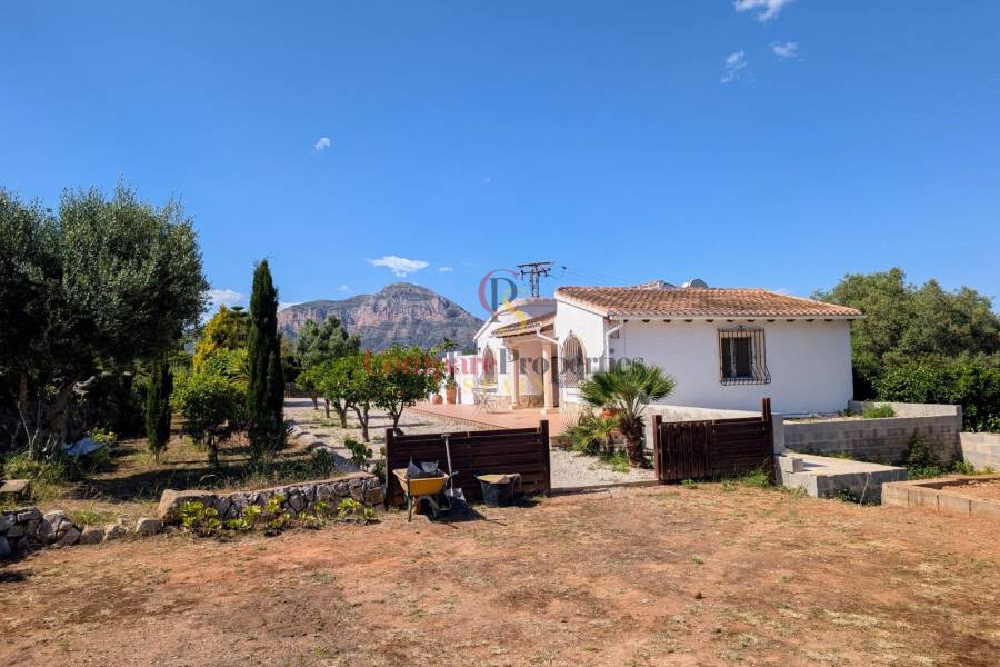 Verkauf - Villa - Jávea - La Lluca
