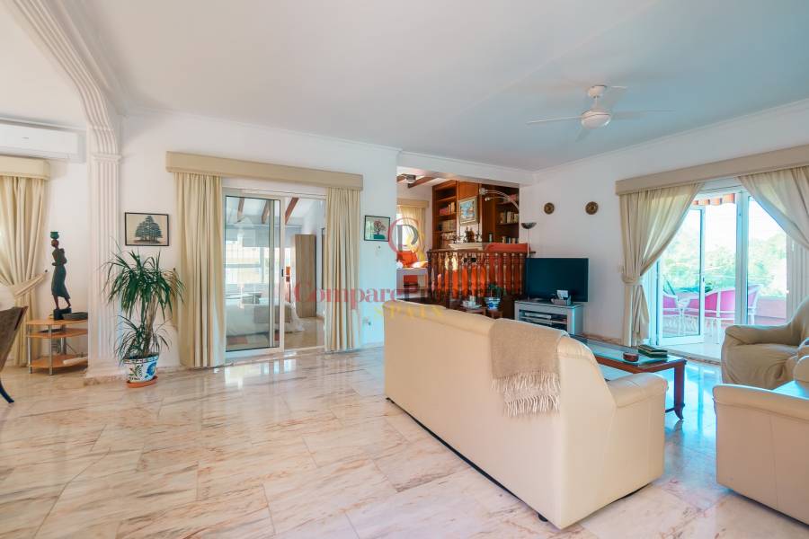 Venta - Villa - Albir