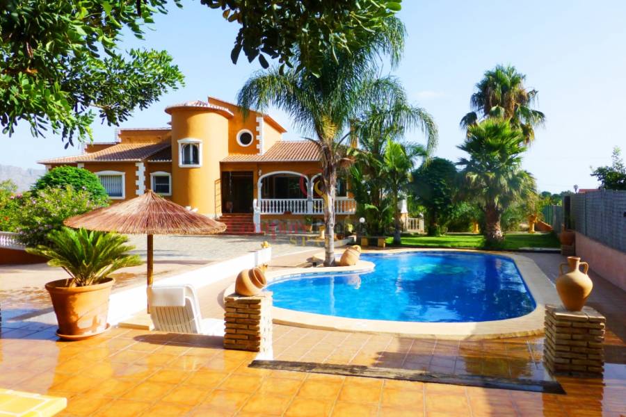Sale - Villa - Pedreguer