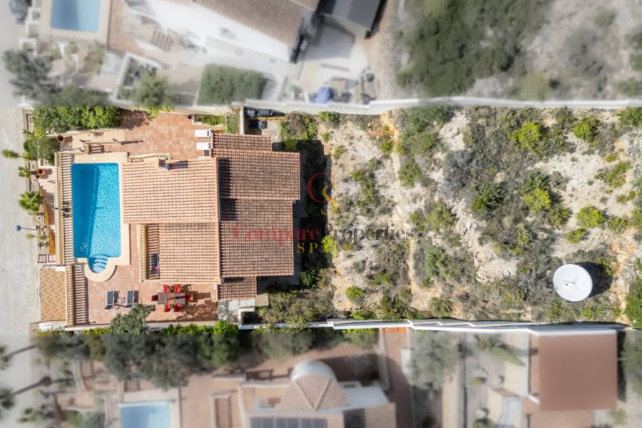 Sale - Villa - Jalon Valley - Valley / Urbanización