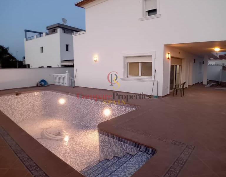 Sale - Villa - Dénia - La Pedrera