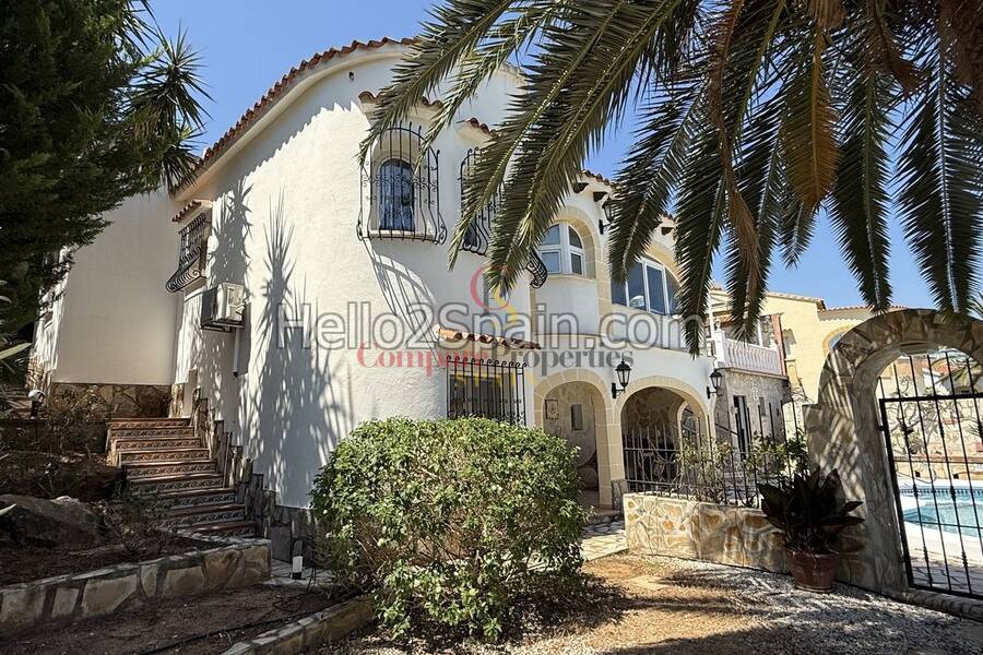 Sale - Villa - Dénia