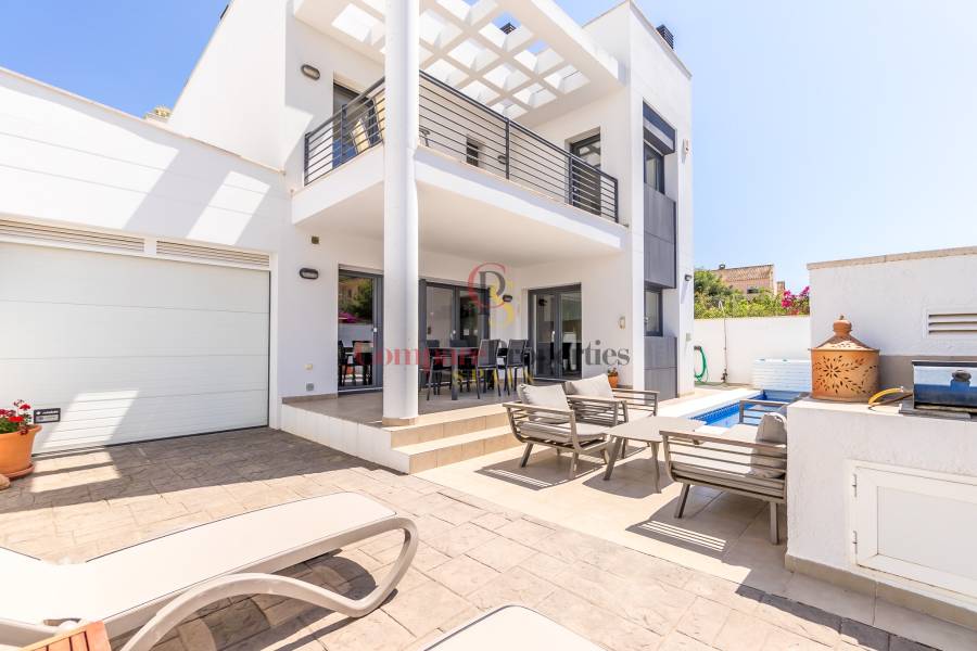 Venta - Villa - Albir