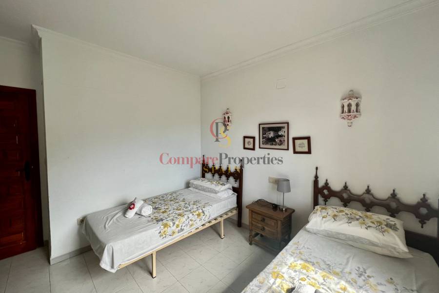 Sale - Villa - Jalon Valley - Campo