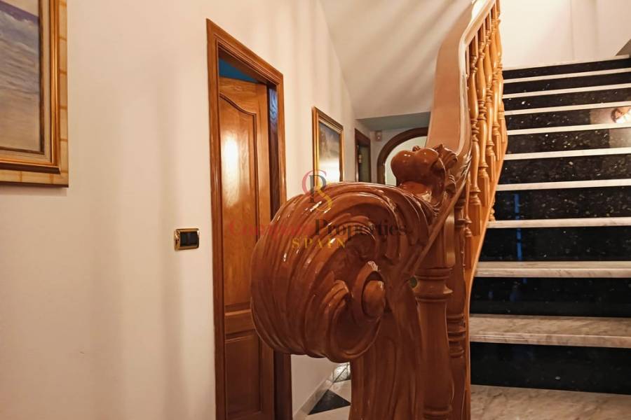 Sale - Villa - Oliva