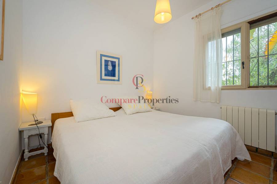 Sale - Villa - Jalon Valley - Campo