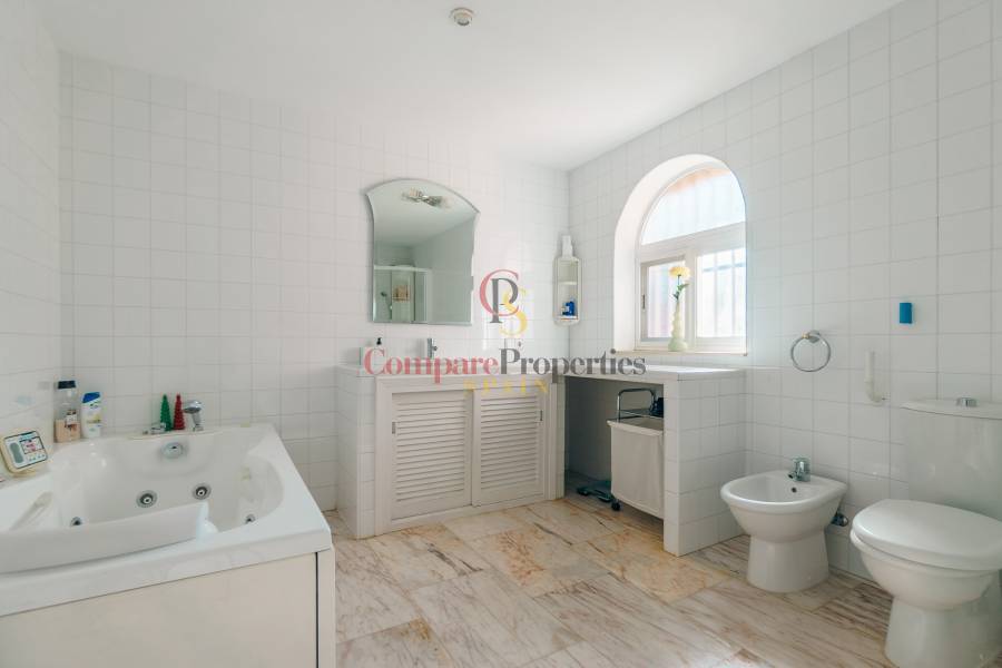 Venta - Villa - Albir