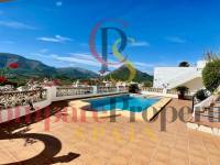 Sale - Villa - Jalon Valley - Valley / Urbanización