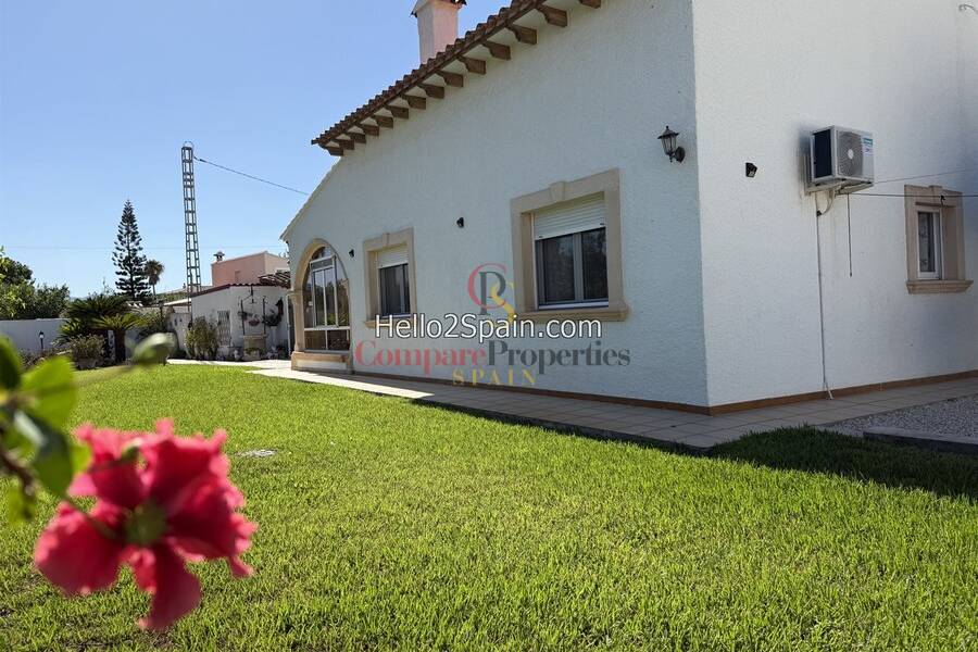 Sale - Villa - Dénia