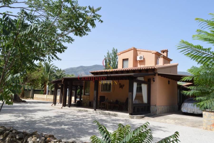 Sale - Villa - Jalon Valley - Campo