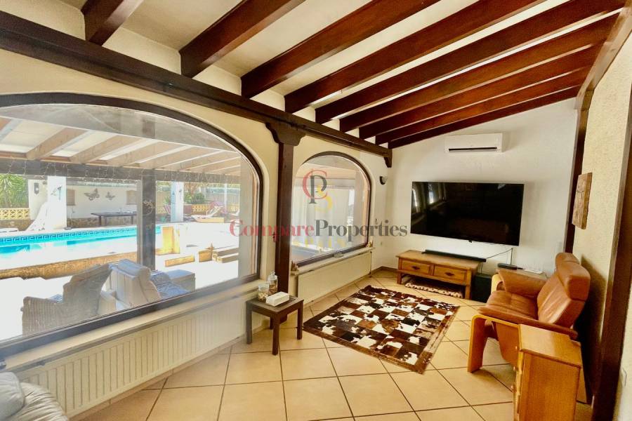 Sale - Villa - Jalon Valley - Campo