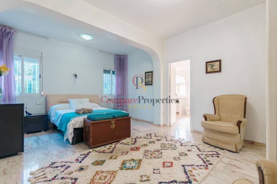 Venta - Villa - Albir
