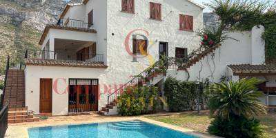 Villa - Sale - Dénia - Montgo