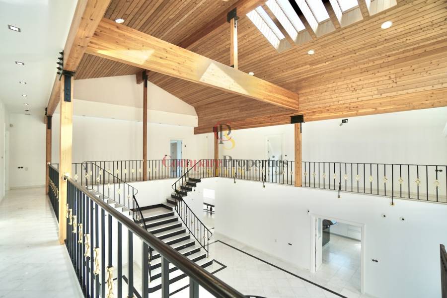 Sale - Villa - Benhavis - El Paraiso Alto