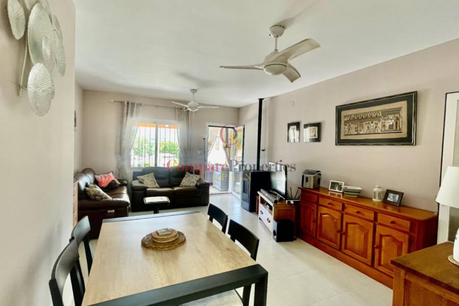 Sale - Villa - Jalon Valley - Valley / Urbanización