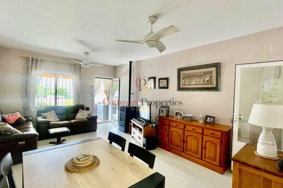 Sale - Villa - Jalon Valley - Valley / Urbanización