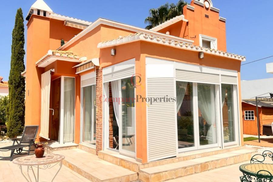 Sale - Villa - Dénia - Montgo