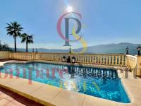 Sale - Villa - Jalon Valley - Valley / Urbanización