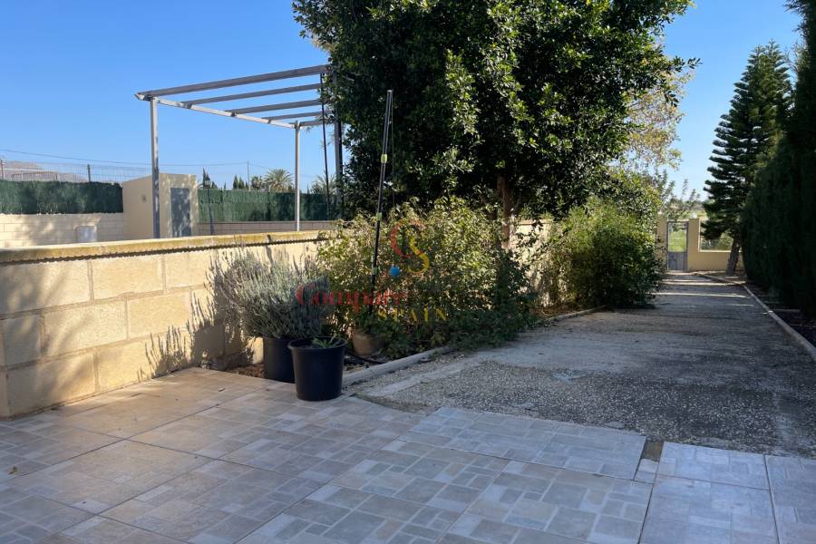 Sale - Villa - Albatera