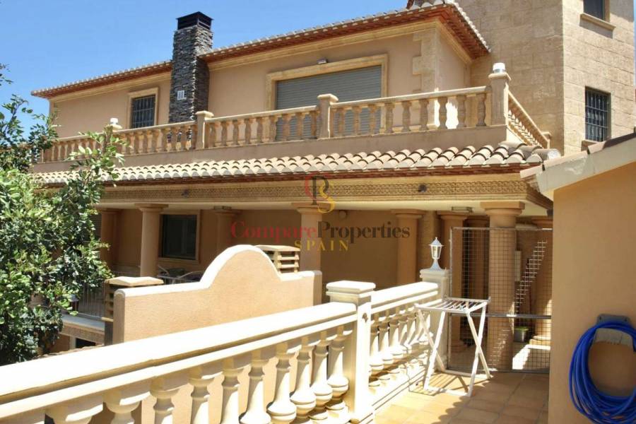 Sale - Villa - Dénia