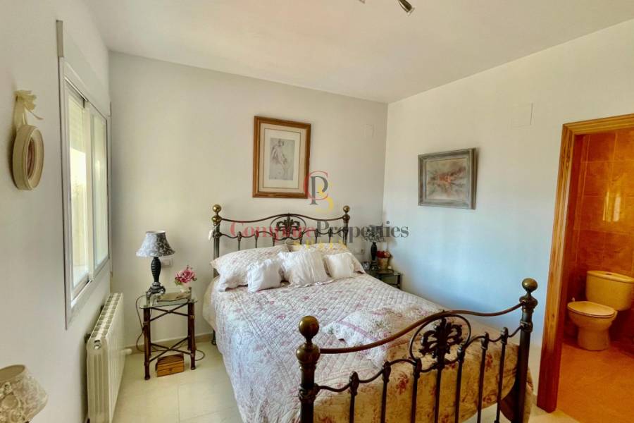 Sale - Villa - Jalon Valley - Valley / Urbanización