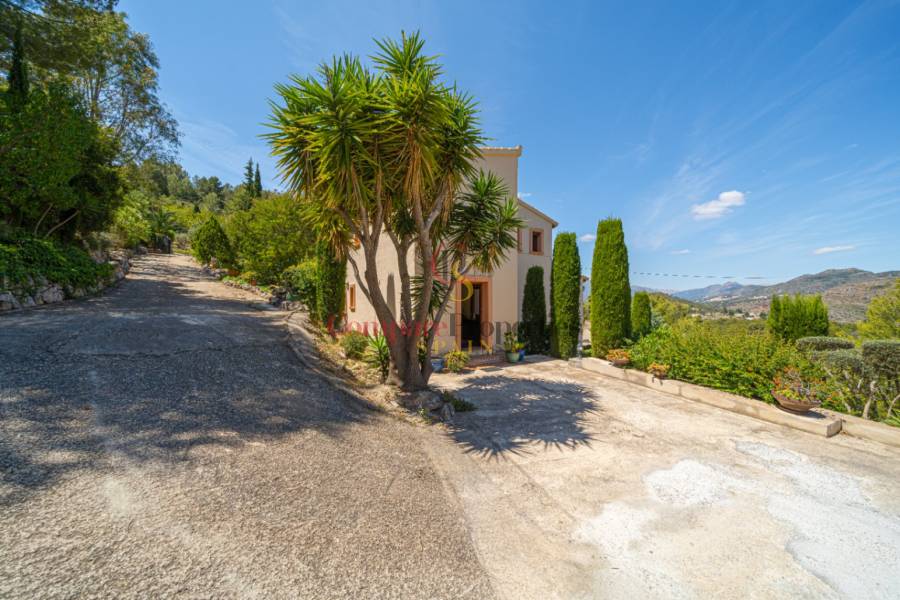 Sale - Villa - Jalon Valley - Campo