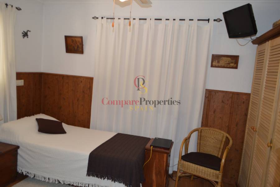 Sale - Villa - Jalon Valley - Campo