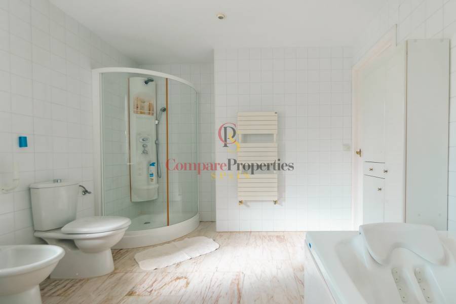 Venta - Villa - Albir