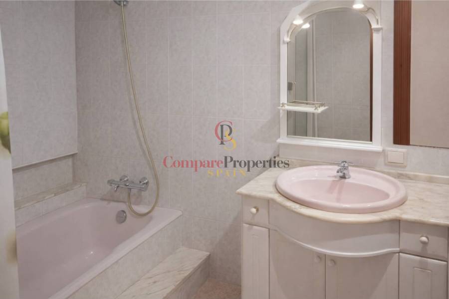 Sale - Apartment - Oliva - 