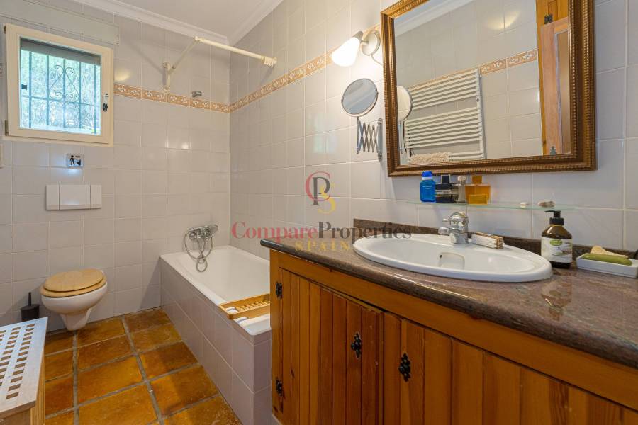 Sale - Villa - Jalon Valley - Campo