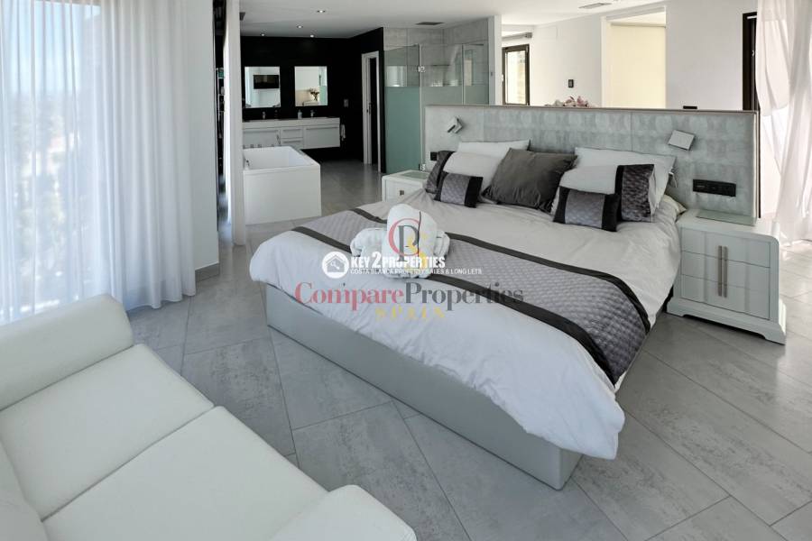 Sale - Villa - Jávea